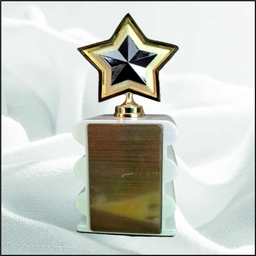 4374 GOLD AND BLK STAR